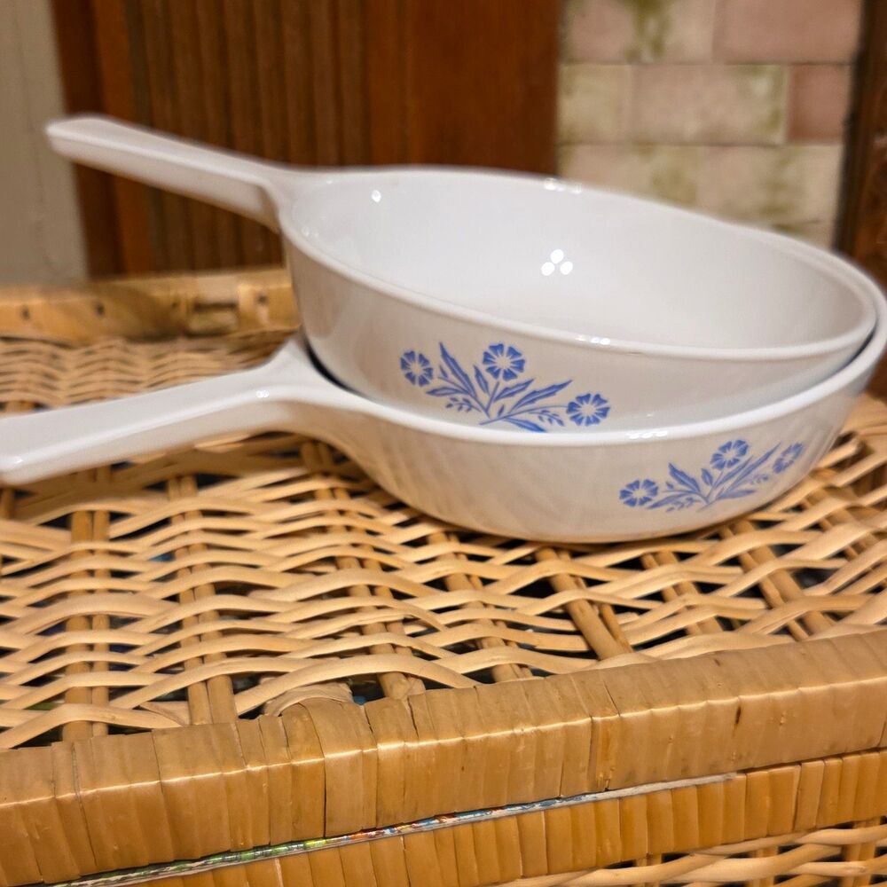 Vnt Corning Ware Blue Cornflower 6.5in Saucepan Set of 2 P-83-B Oven/Microwave